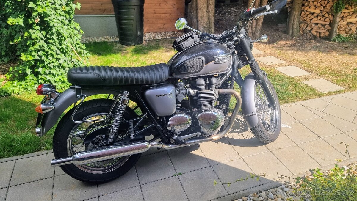 Triumph Bonneville T100 - 2