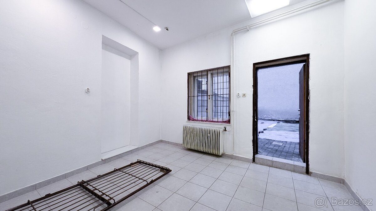 Pronájem kanceláře se zahrádkou / Ivančice - 2