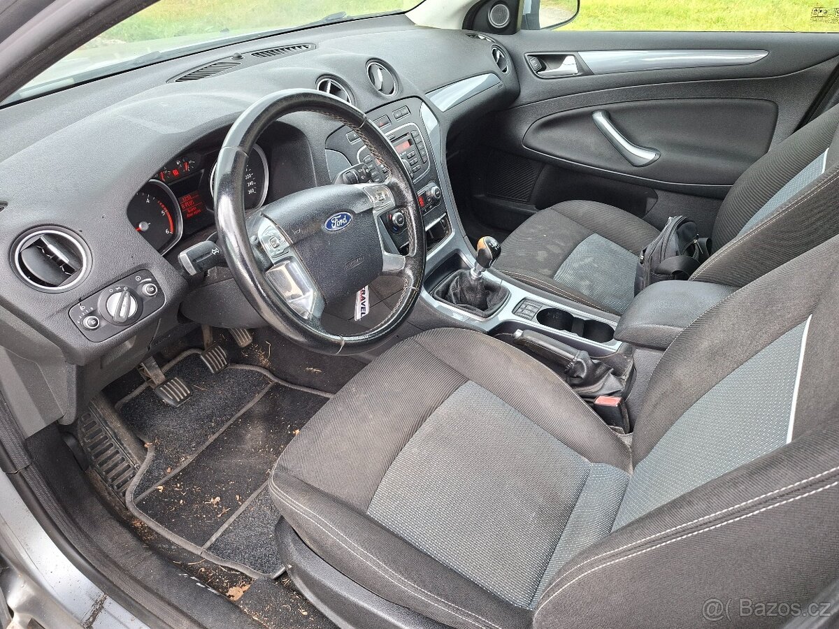 FordMondeoCombi2011 - 2