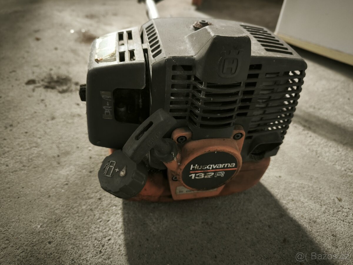 Benzínový křovinořez Husqvarna 132R - 2