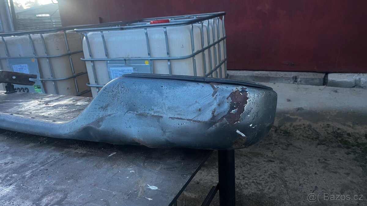 Toyota Hilux 97-05 - zadní nárazník - 2