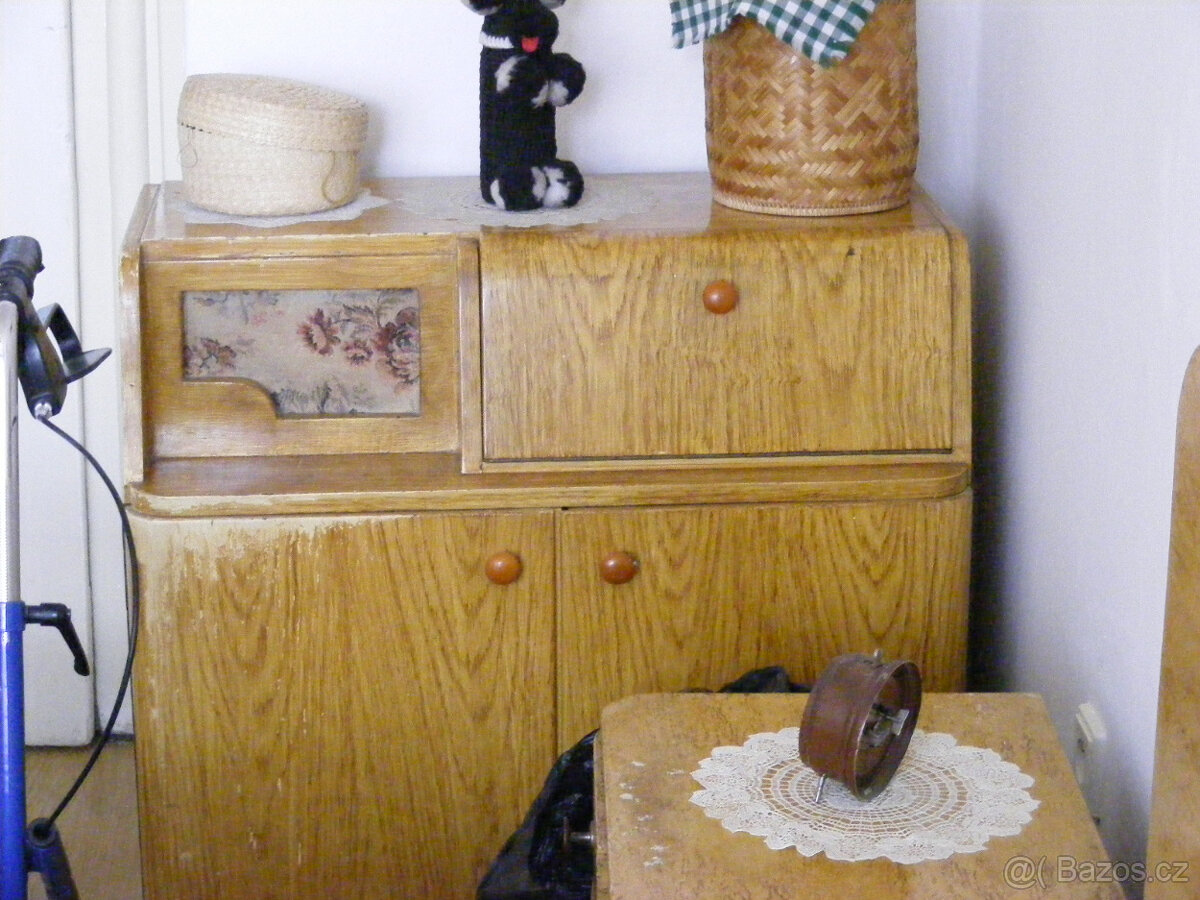 Starožitný gramofon s rádiem - 2