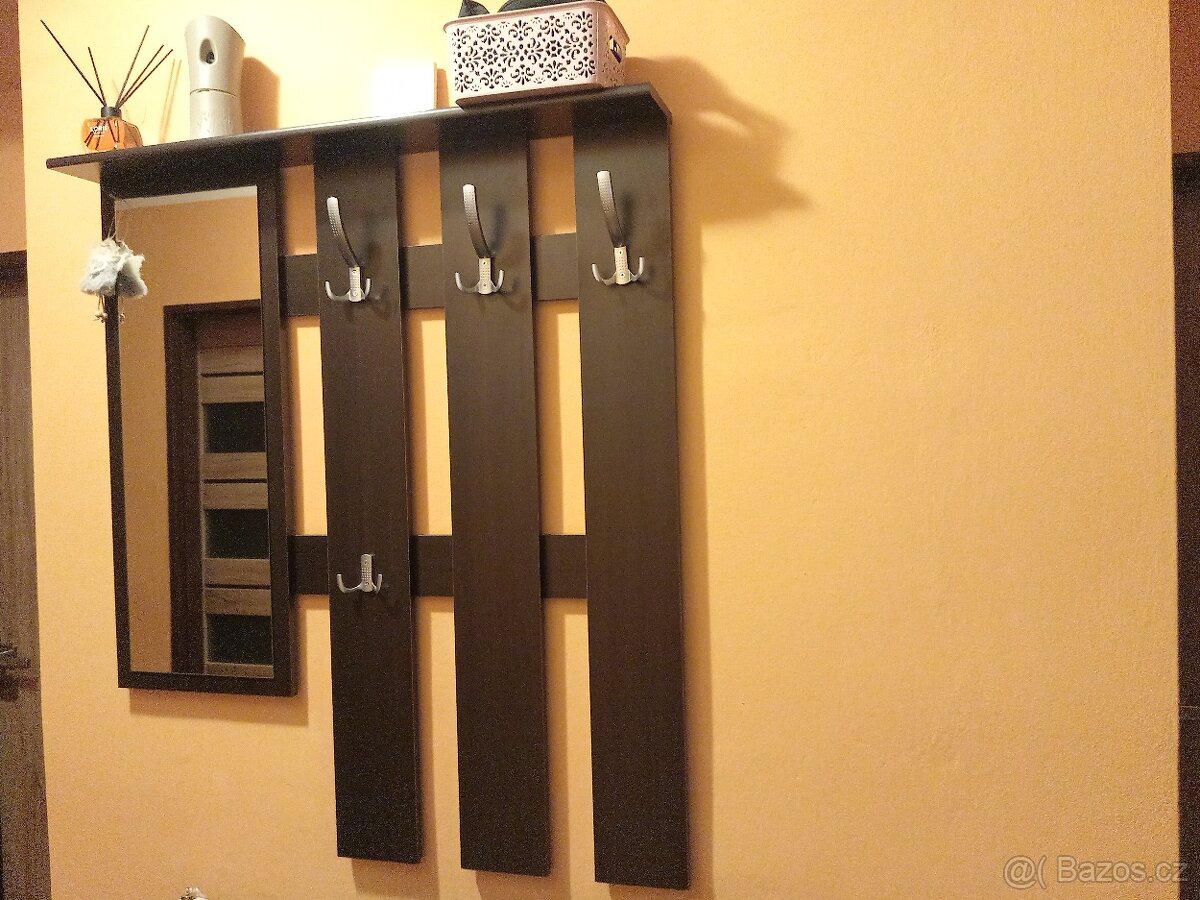 Předsíňová stěna - 2