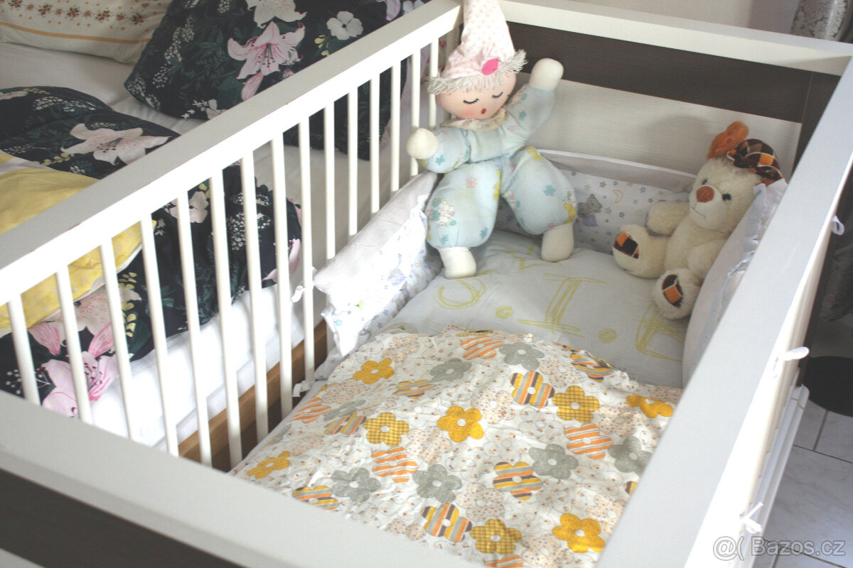 dřevěná postýlka s matrací - 2