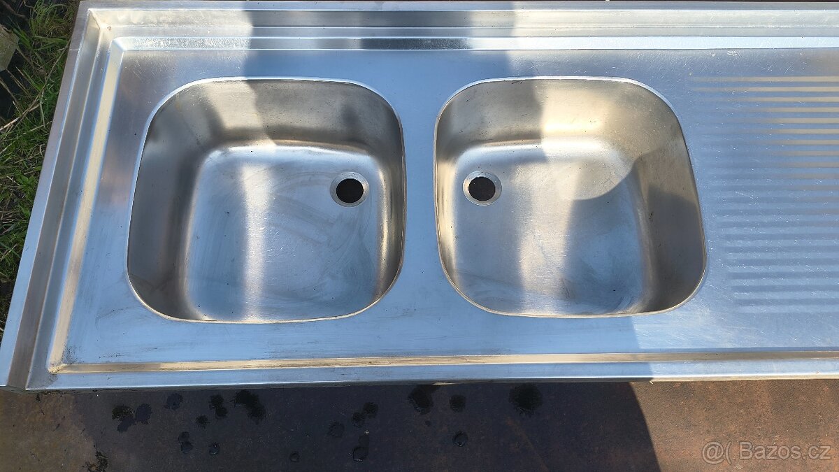 Nerezový dřez - 2