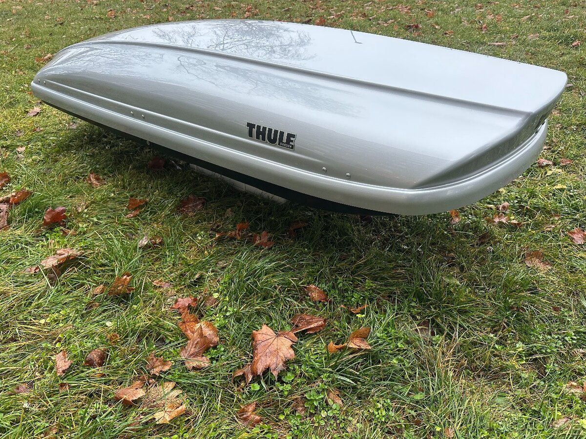 STŘEŠNÍ BOX THULE SPIRIT 820 NOSIČ PŘÍČNÍKY - 2