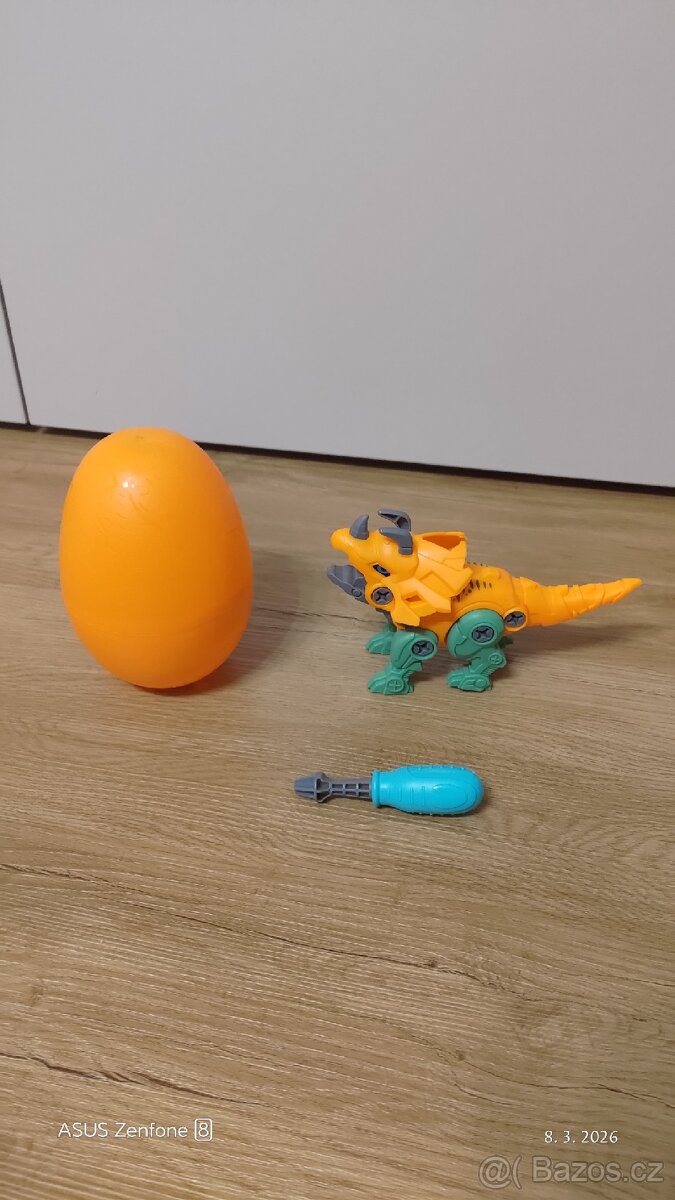 Dinosaurus s vejcem a šroubovákem - 2