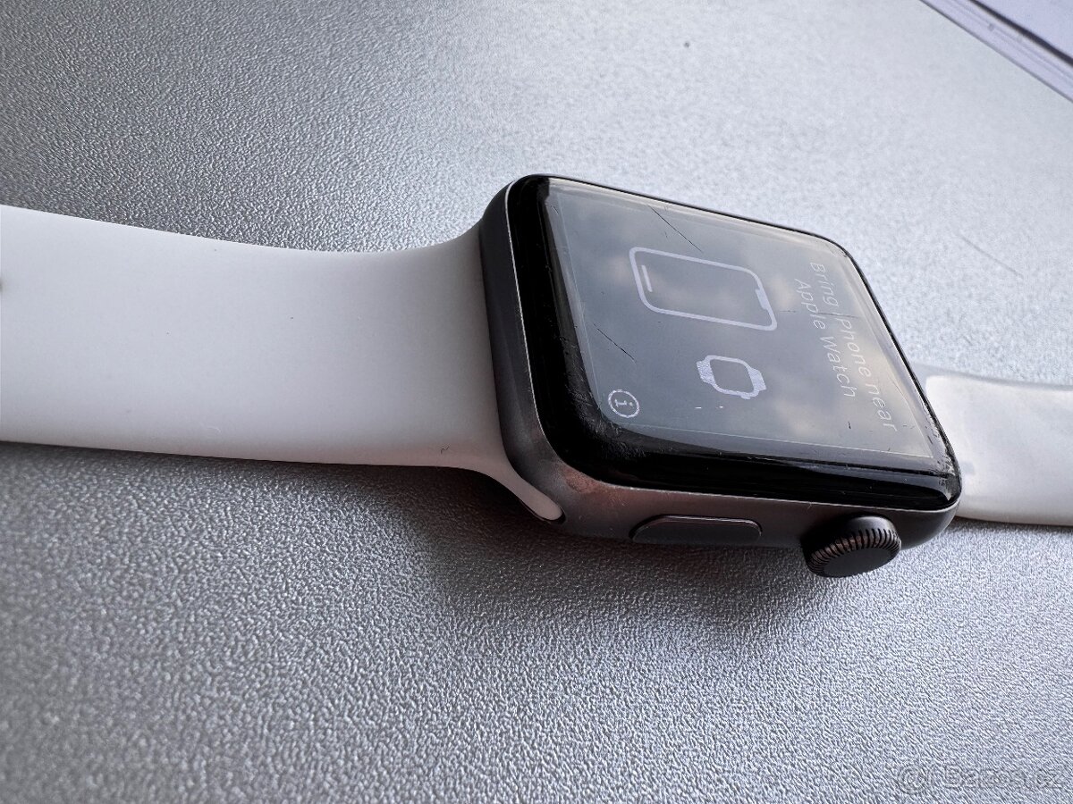 Apple Watch 3. generace 38mm - 2