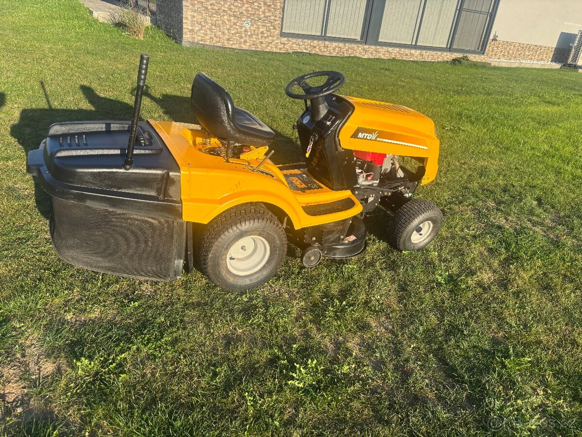 Zahradní trakturek MTD 12,5HP - 2