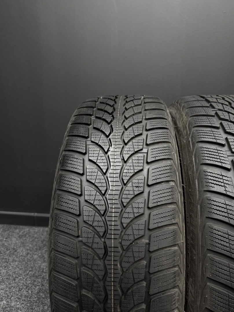 Sada pneu Bridgestone 215/45/20 95V - 2