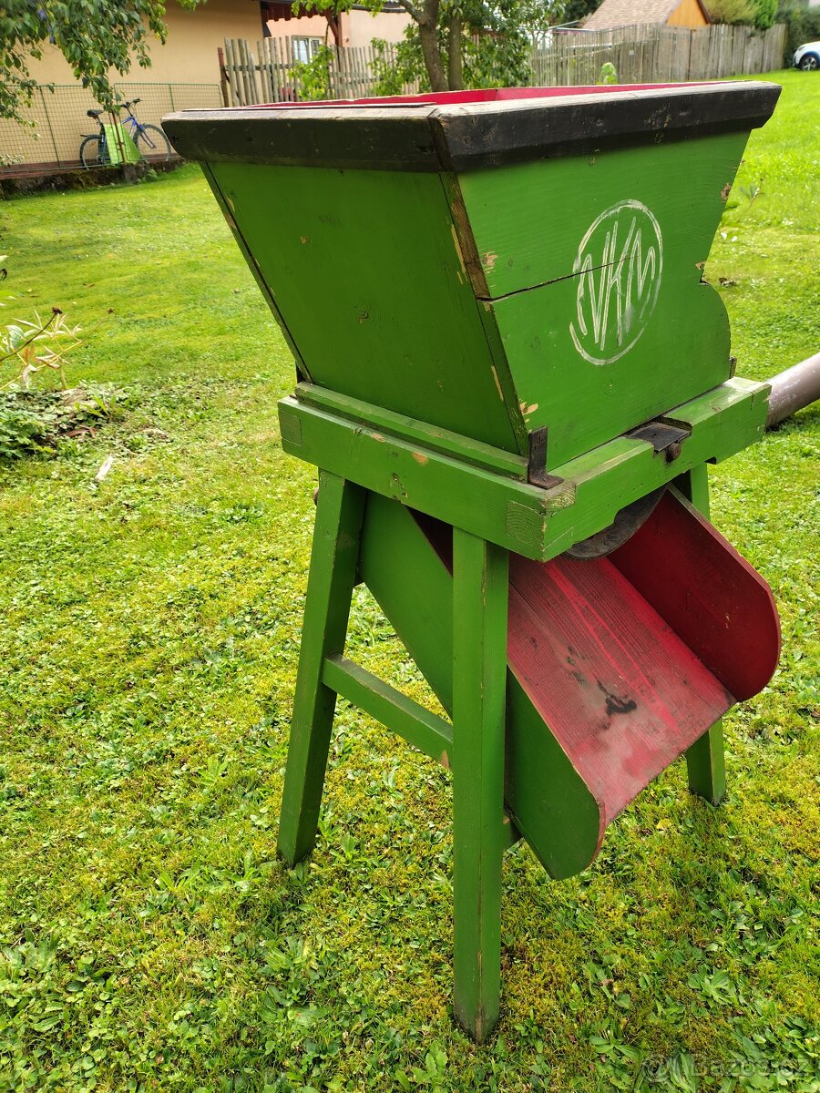 Kružák na řepu - 2