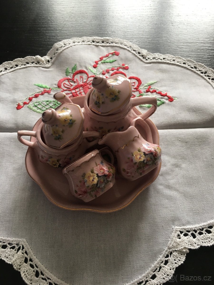 Retro-růžový porcelán. - 2