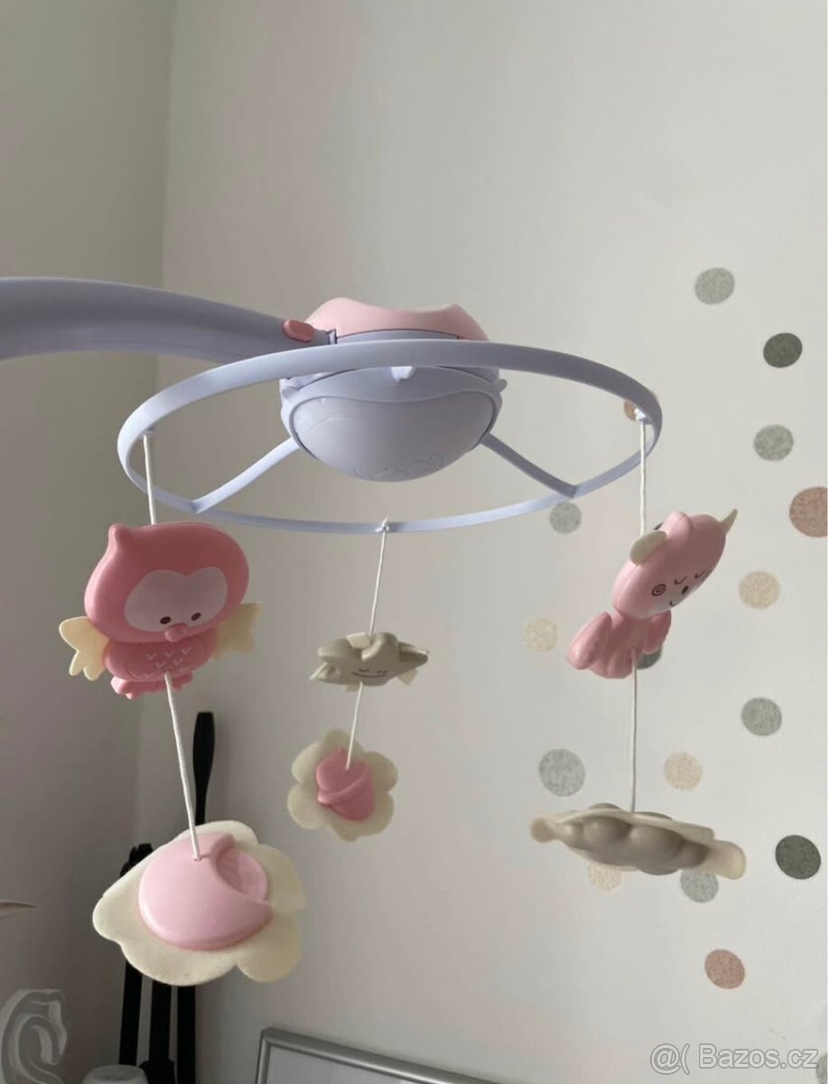 Kolotoč nad postýlku - 2