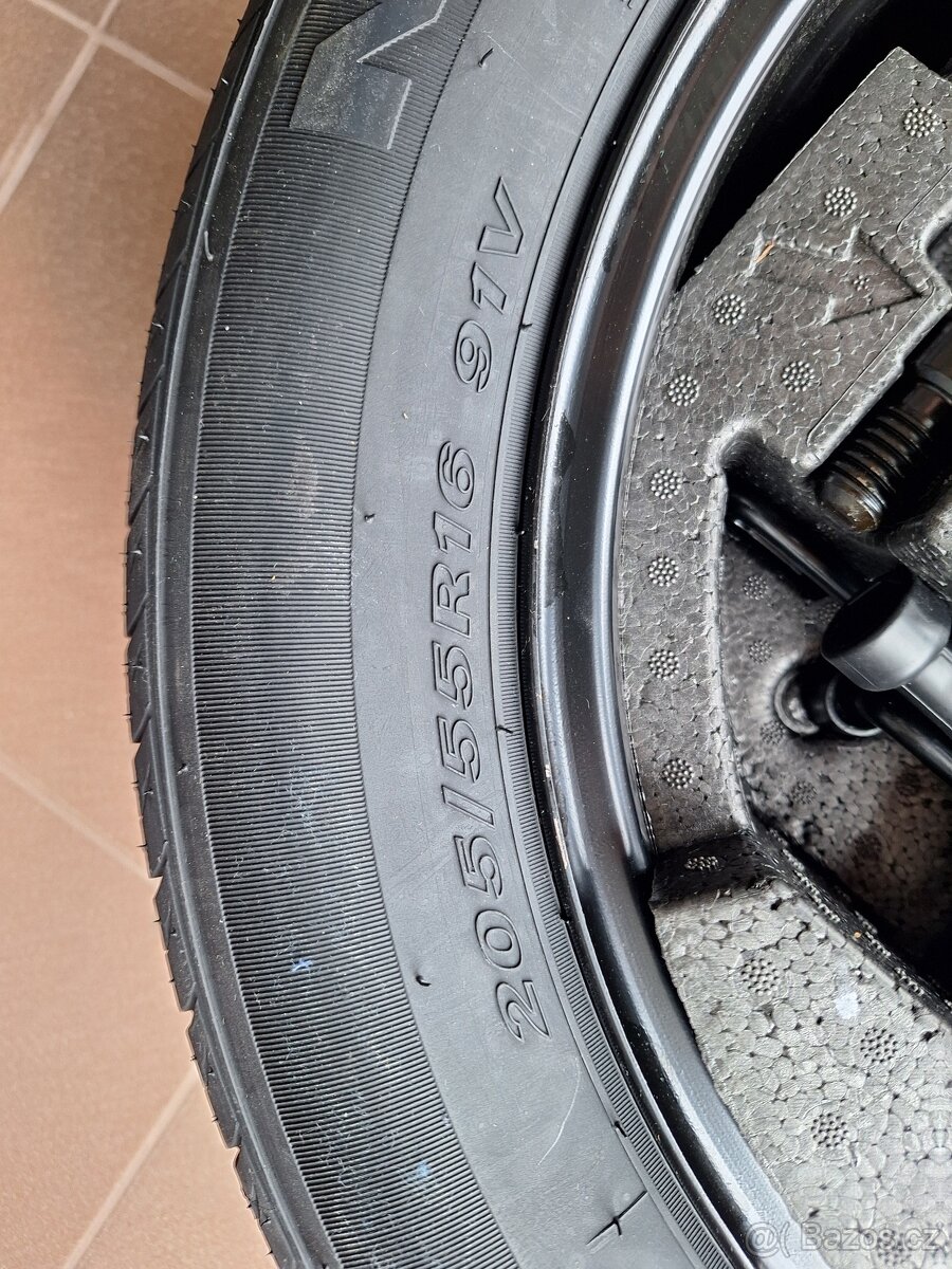 Rezervni kolo + sada na vymenu - 2