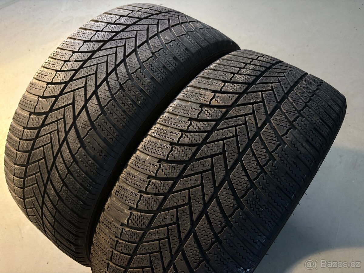 Zimní pneu Bridgestone 255/40R20 - 2