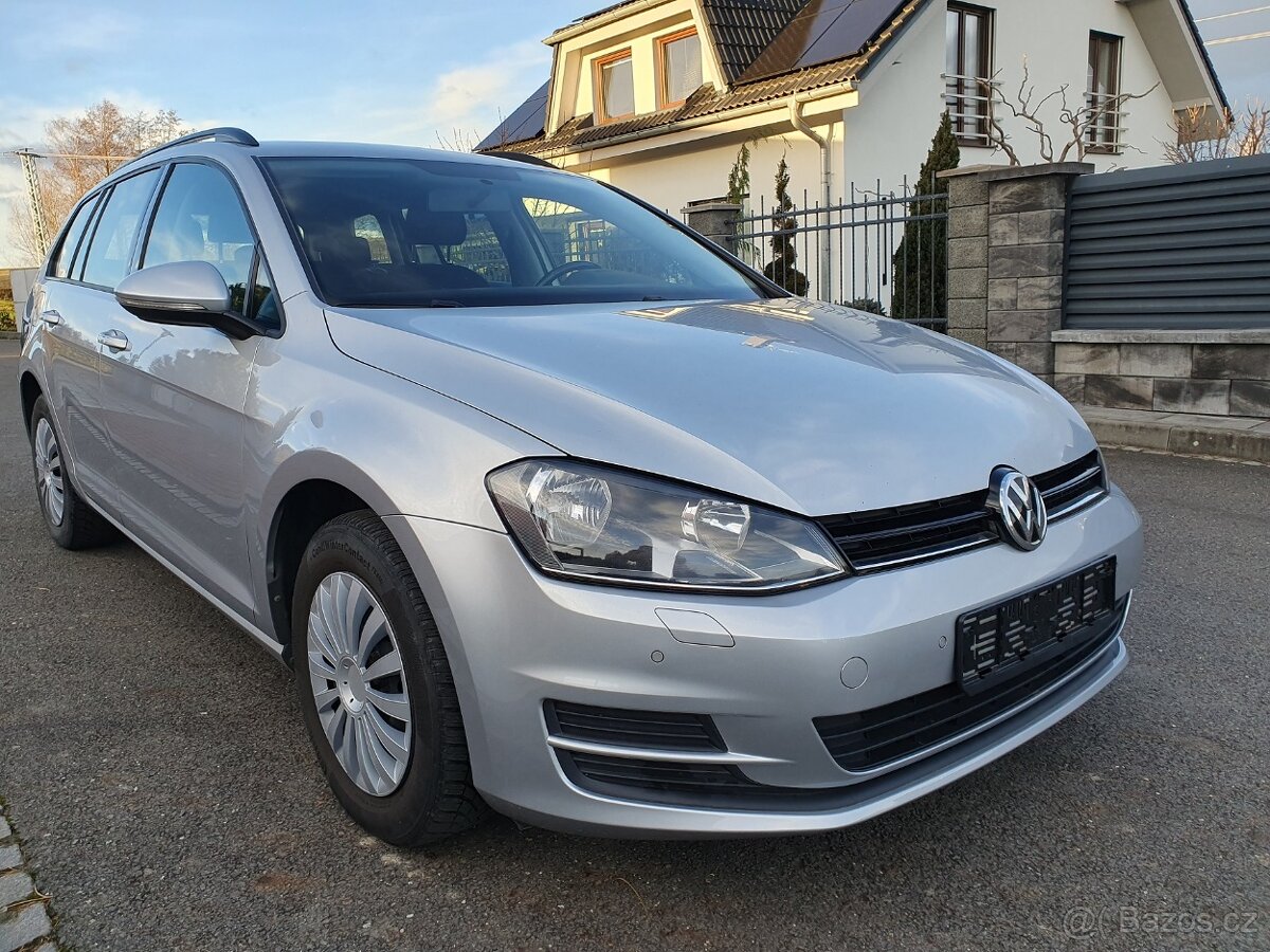 VOLKSWAGEN GOLF 1.6 TDI SERVISKA, DPH, NAVI, MOC HEZKÝ - 2