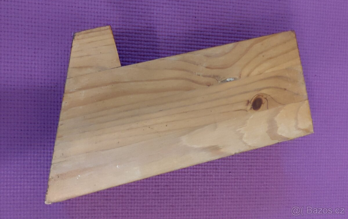 Dřevěný stojan na nože - 2