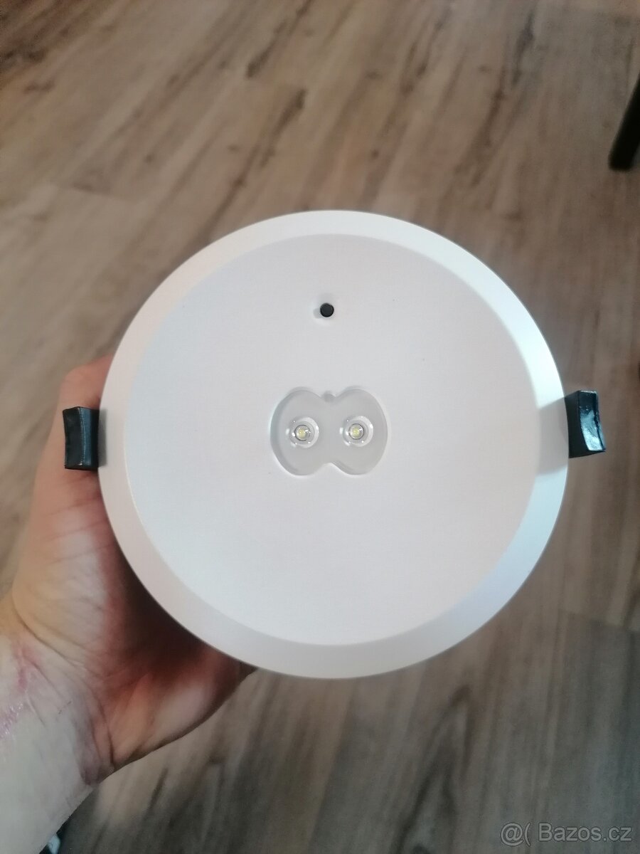 Nouzové světlo - 2