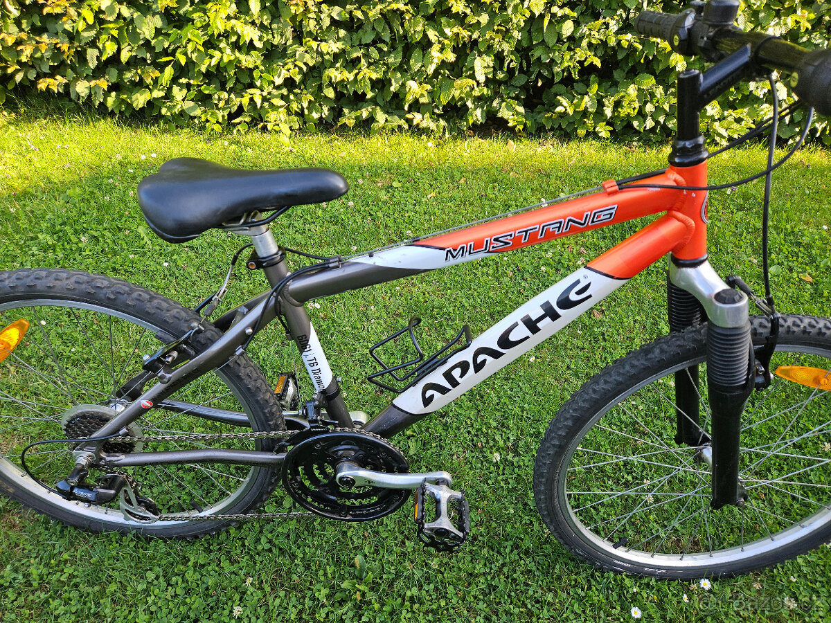 Juniorské 24" horské hliníkové kolo APACHE, rám 15" - 2