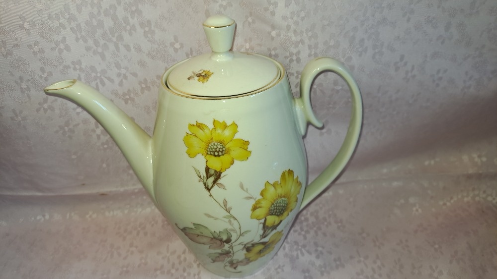 RETRO PORCELÁNOVÁ ČAJOVÁ KONVIČKA - 2