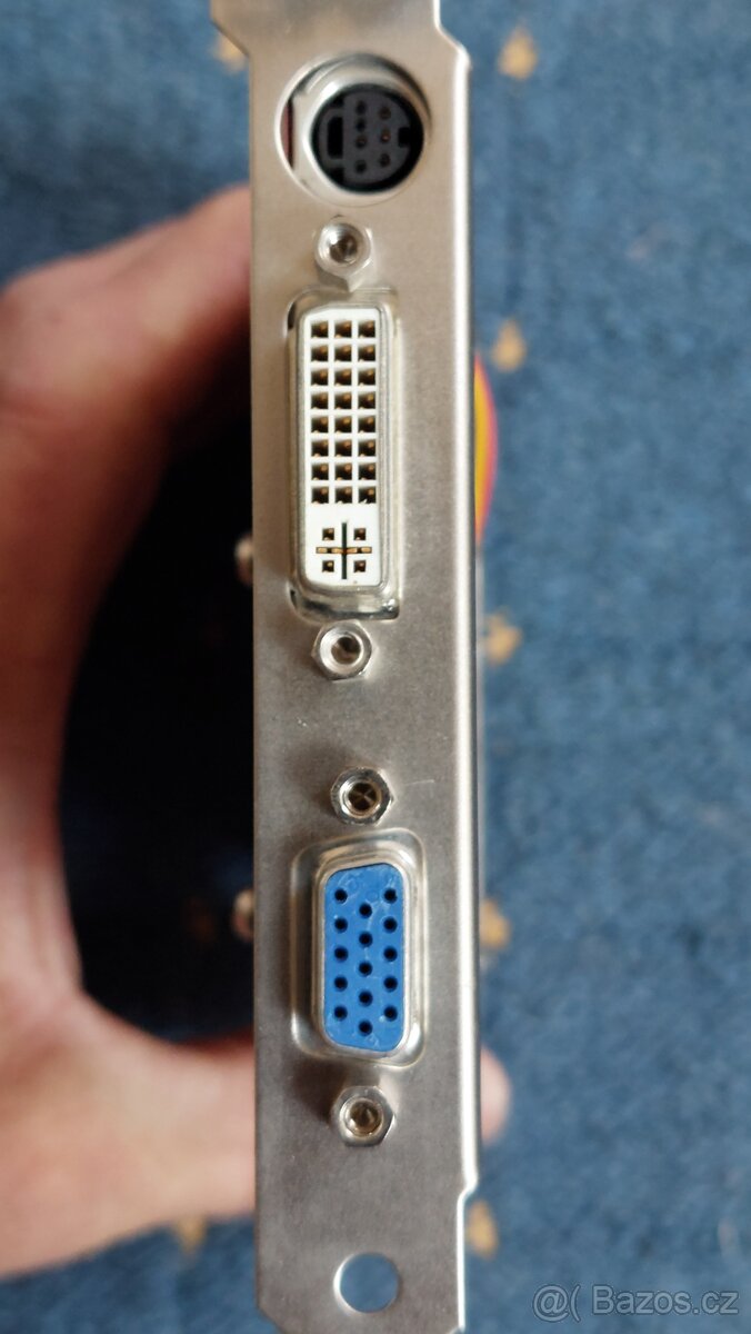 Asus stará funkční g.karta - 2