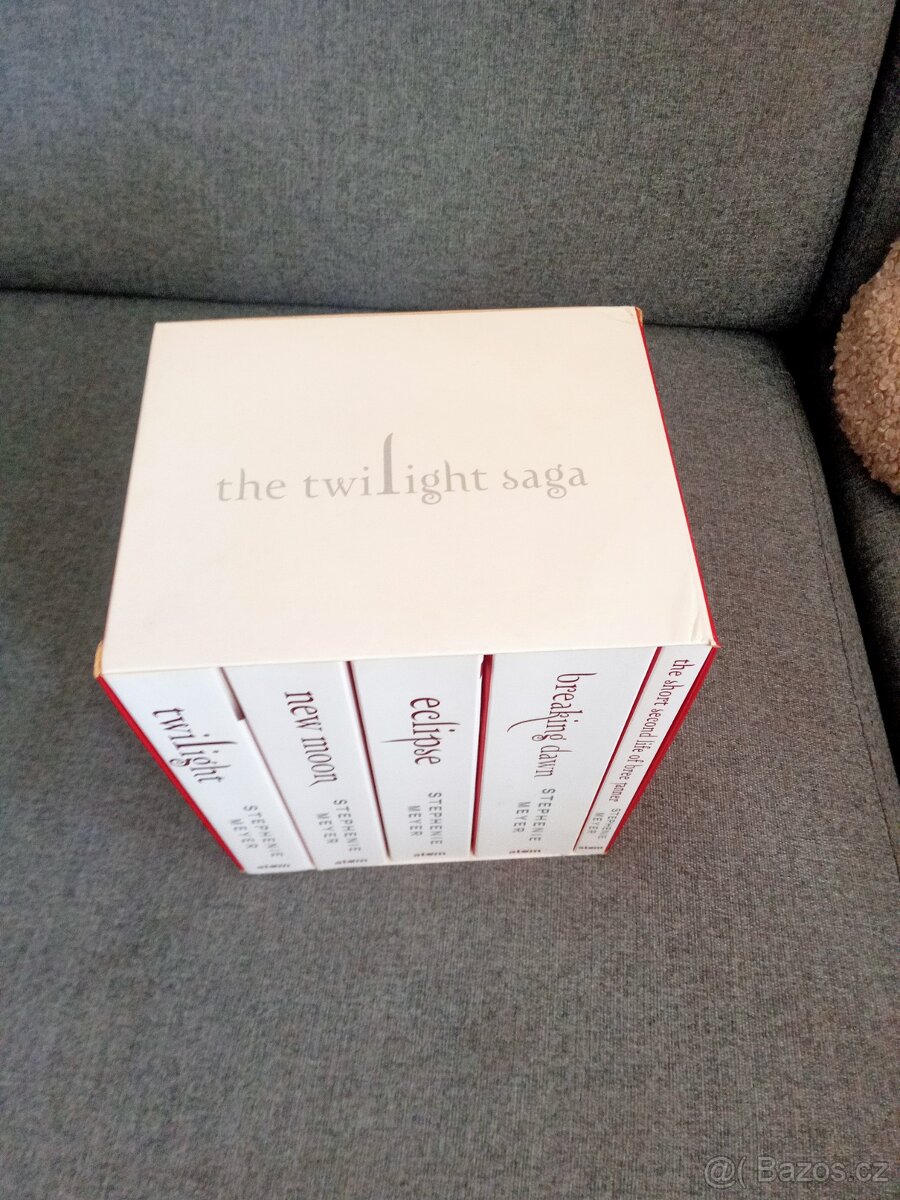 Twilight sága v boxu v angličtině - 2