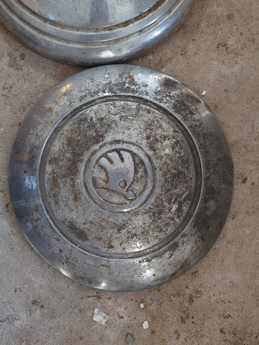 Škoda 100 kryty kol - 2