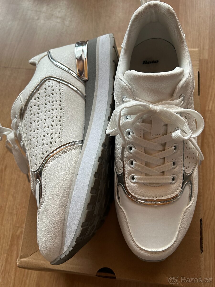 Bílé tenisky Baťa - 2