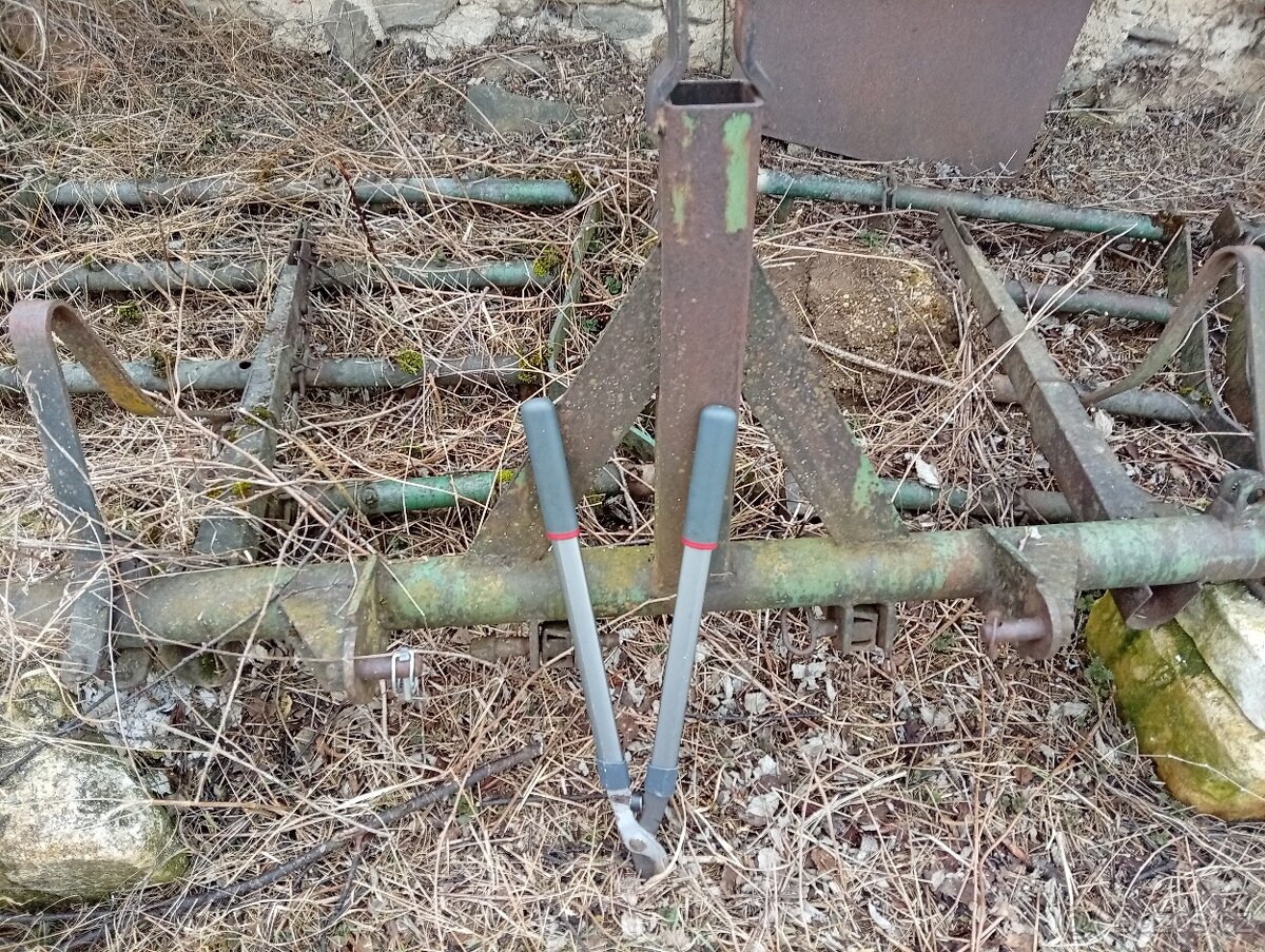 Prodám brány za traktor cena 3tis. - 2