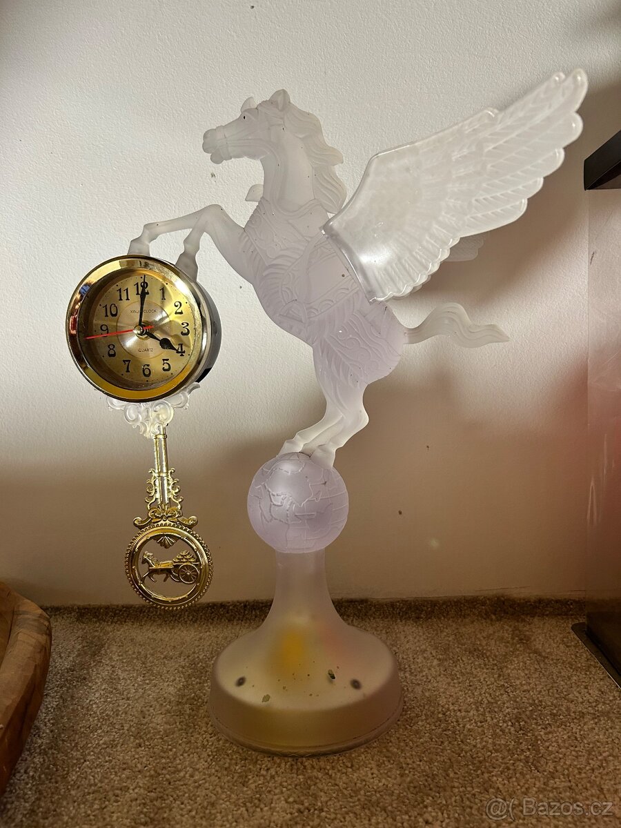 Starozitne hodiny kůň - 2