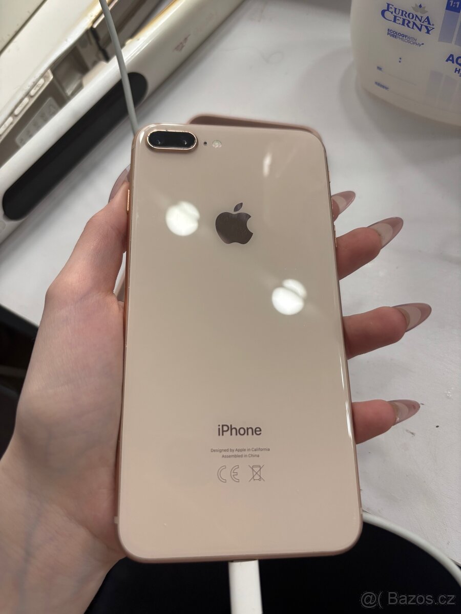 iPhone 8 Plus 64GB - 2