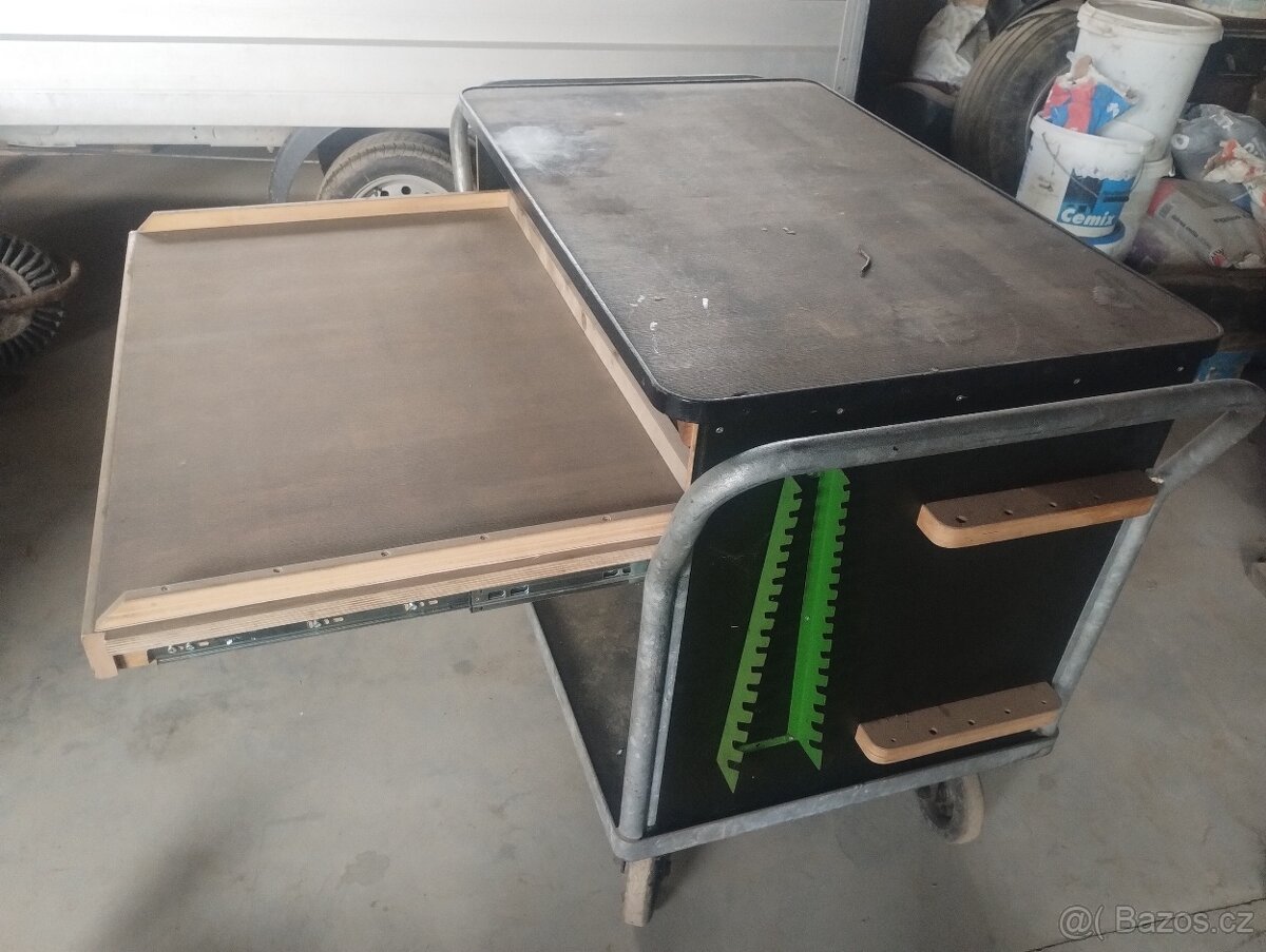 Vozík na naradi - 2