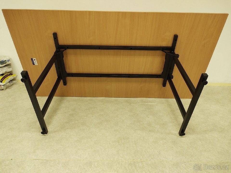 Velký rozkládací stůl - 2