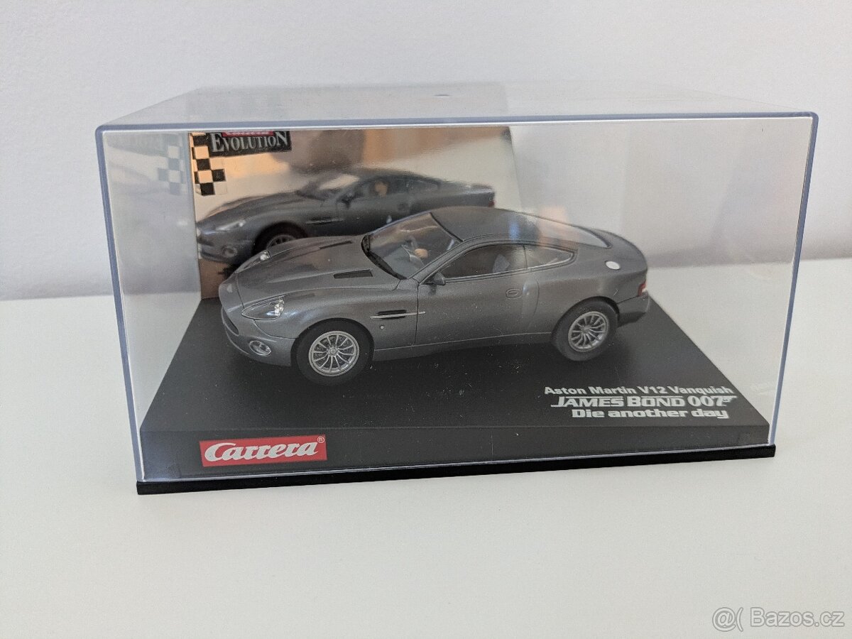 Autíčka na autodráhu Carrera Evolution/D132 - 2