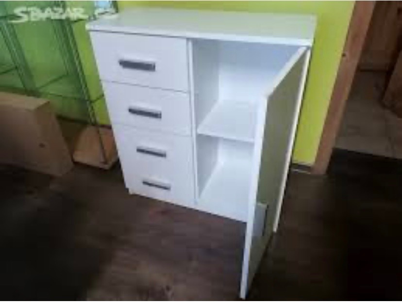 Komody a postel - 2