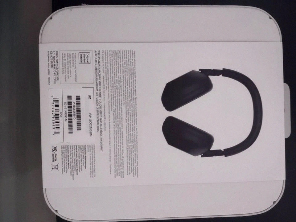 Sony WH-1000XM6 - 2