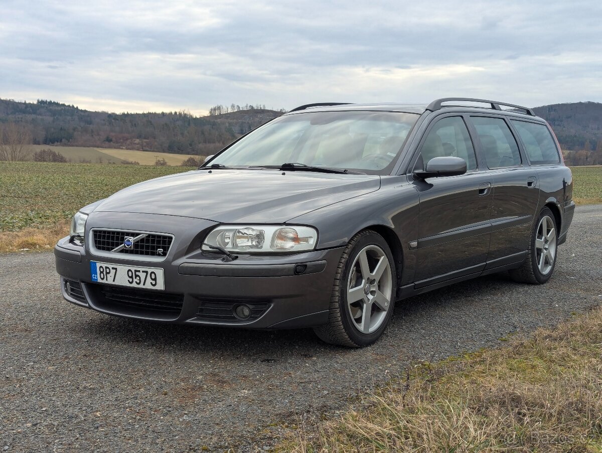 Volvo V70R 2004 Manuál - 2
