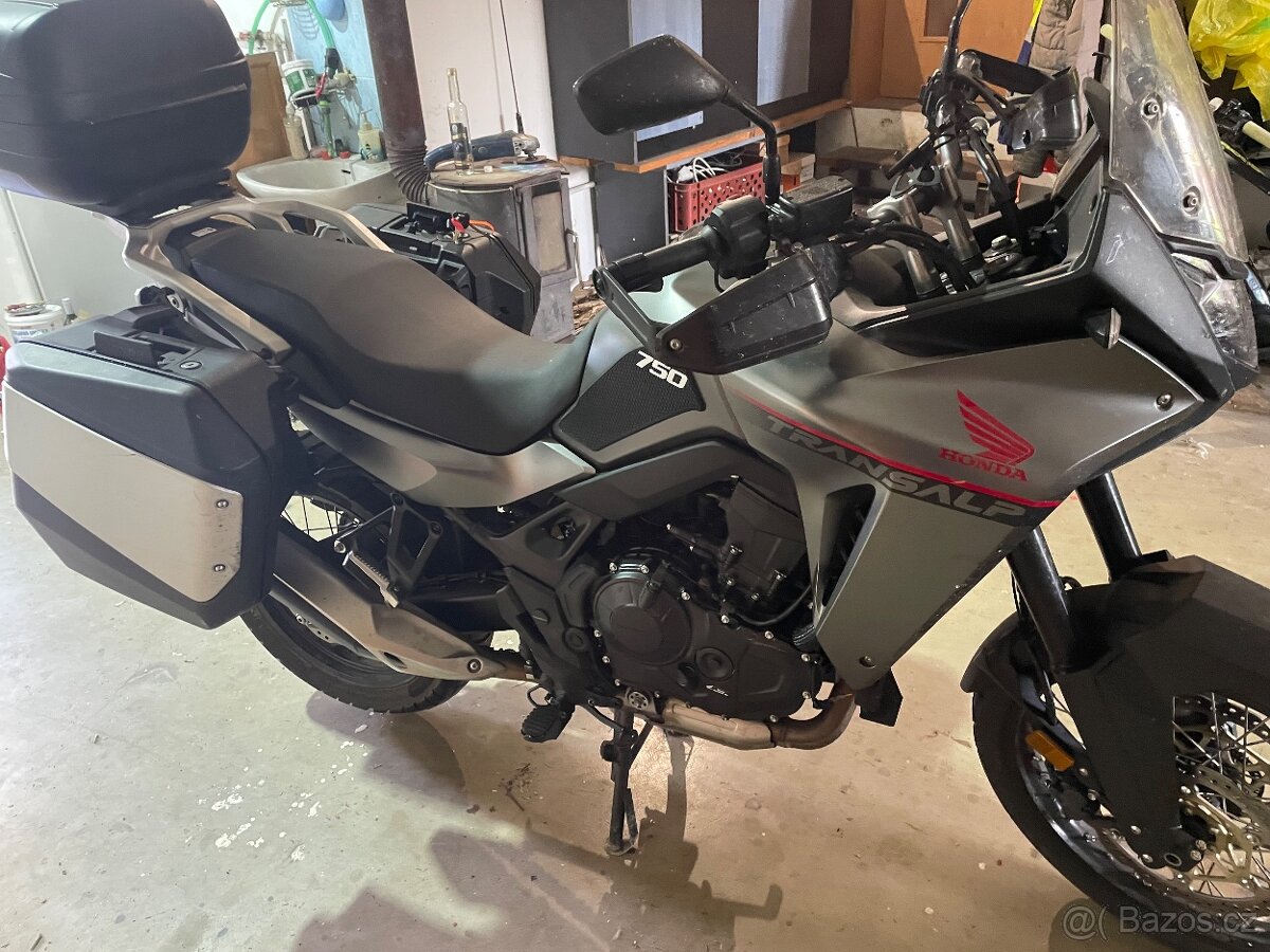 Honda transalp 750 - 2