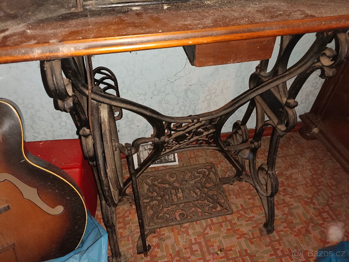 Šicí stroj - 2