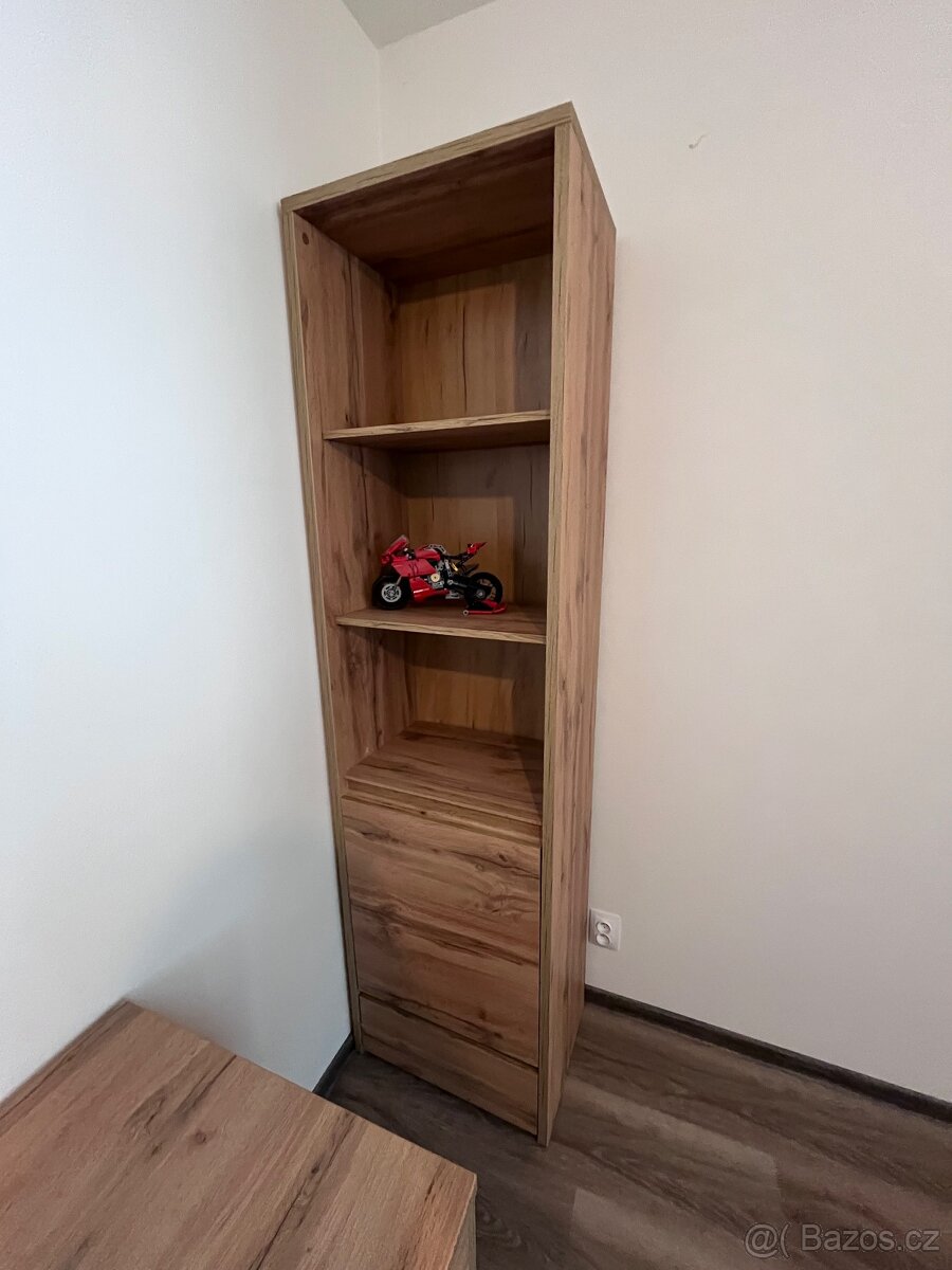 Psací stůl a regál - 2