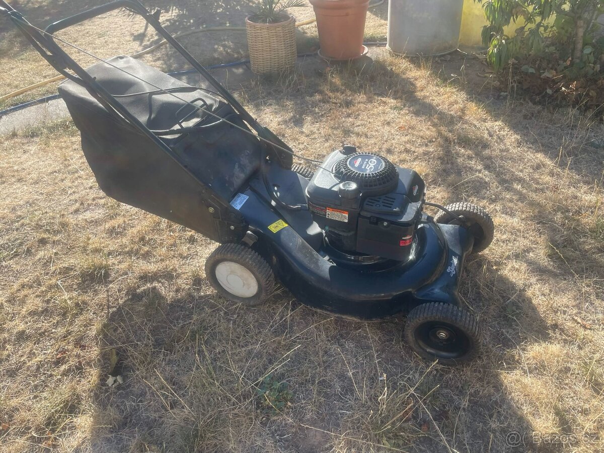 Benzínová sekačka Briggs & Stratton - 2