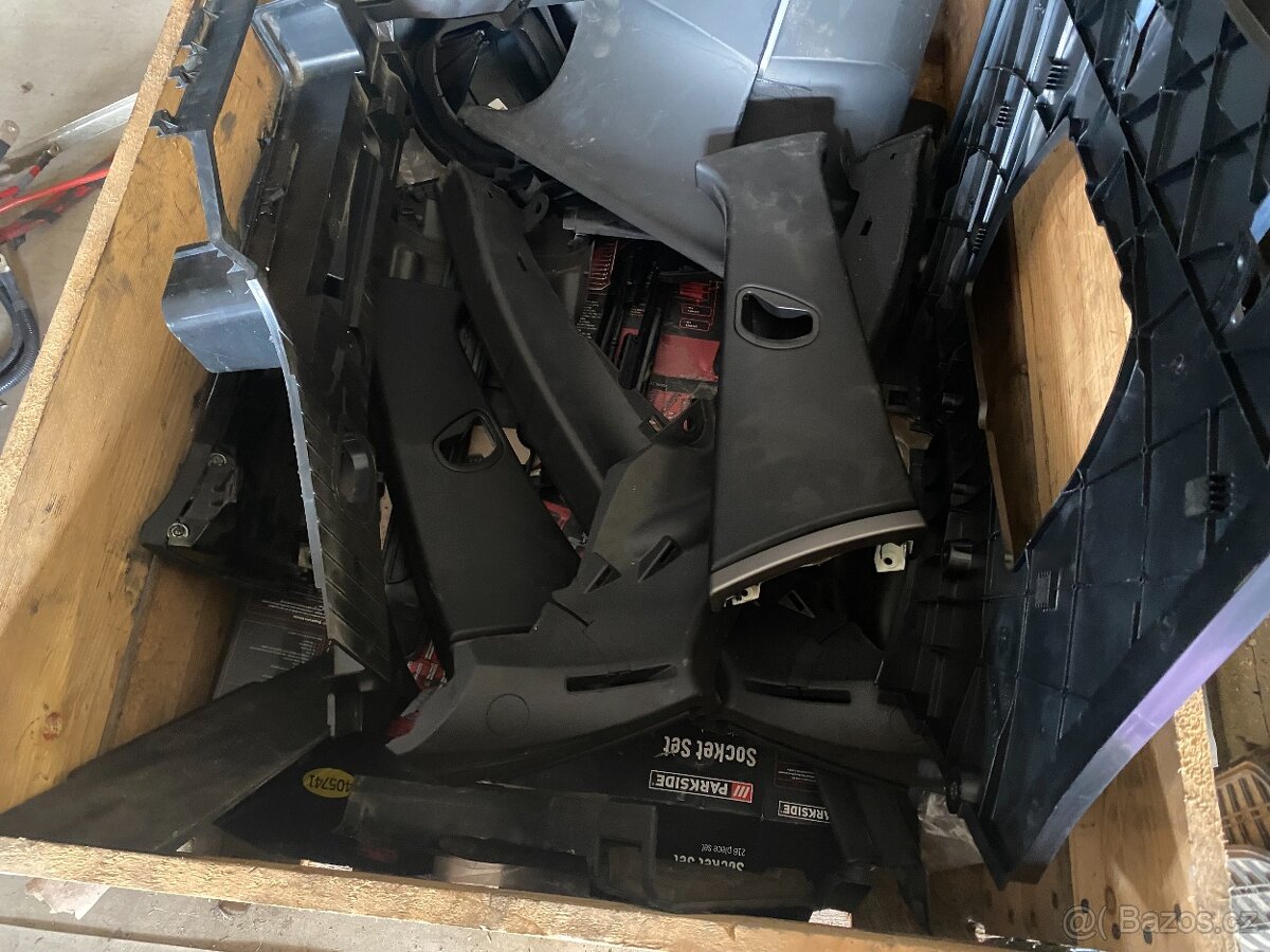 BMW E65 2001-2008 - ČERNÉ PLASTY INTERIÉRU - 2