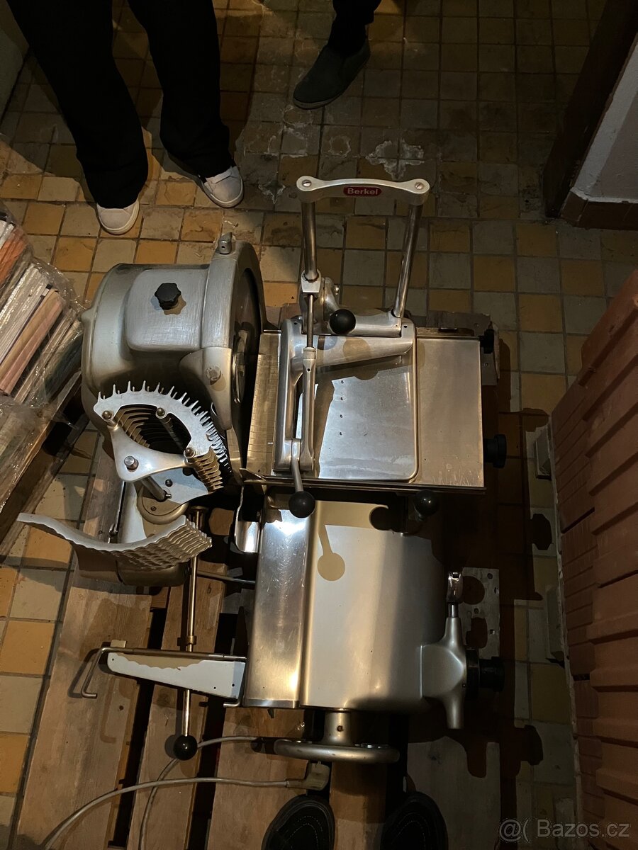 Nářezový stroj Berkel - 2