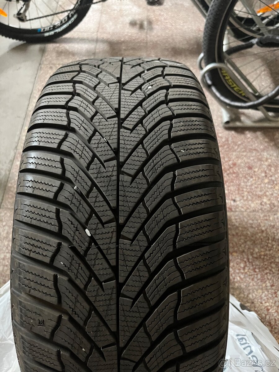 Kumho pneumatiky 235/50 R17 - 2