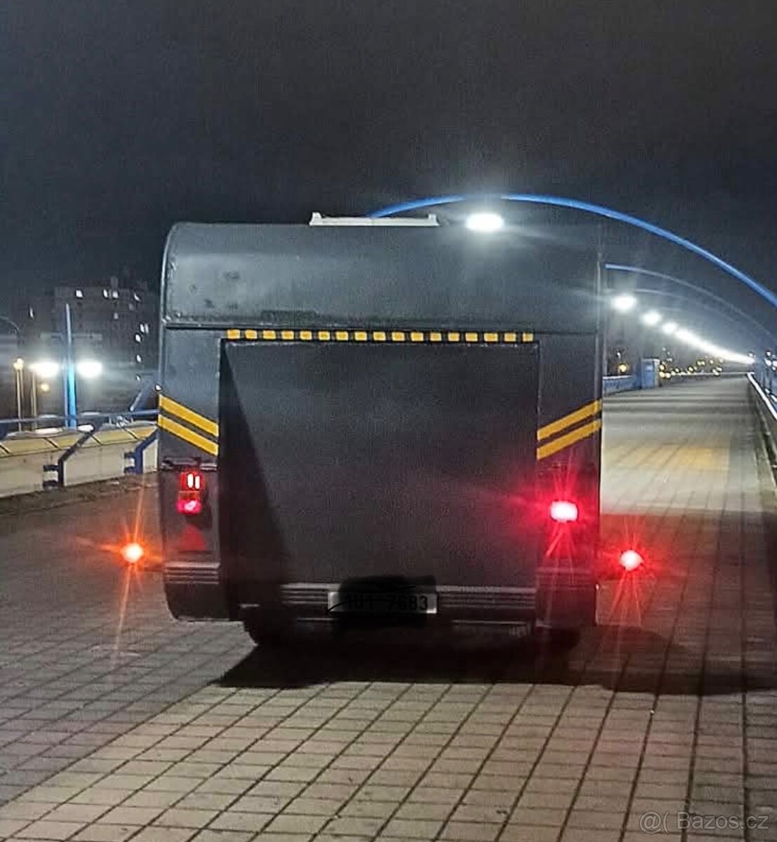 Karavan / užitkový obytný přívěs - 2