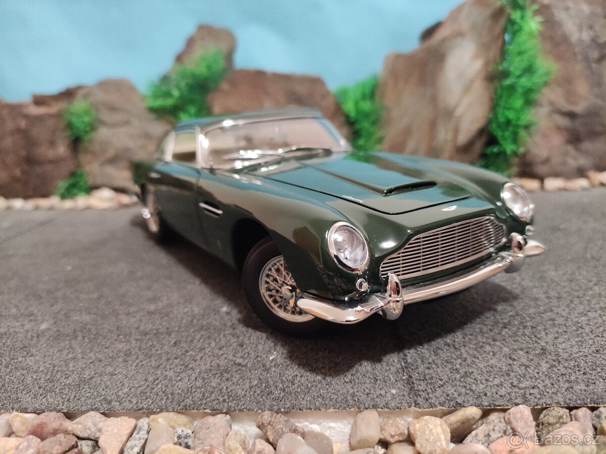 prodám model 1:18 Aston Martin DB5 - 2