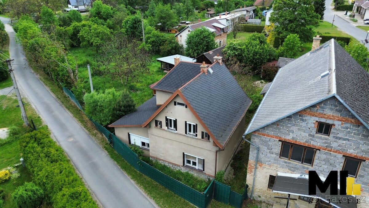 Prodej rodinného domu 4+1 o velikosti 135 m², pozemek 2123 m - 2