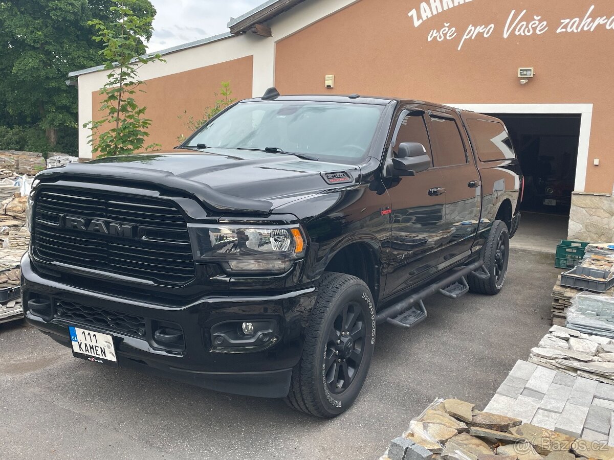 Dodge Ram 2500 night eddition