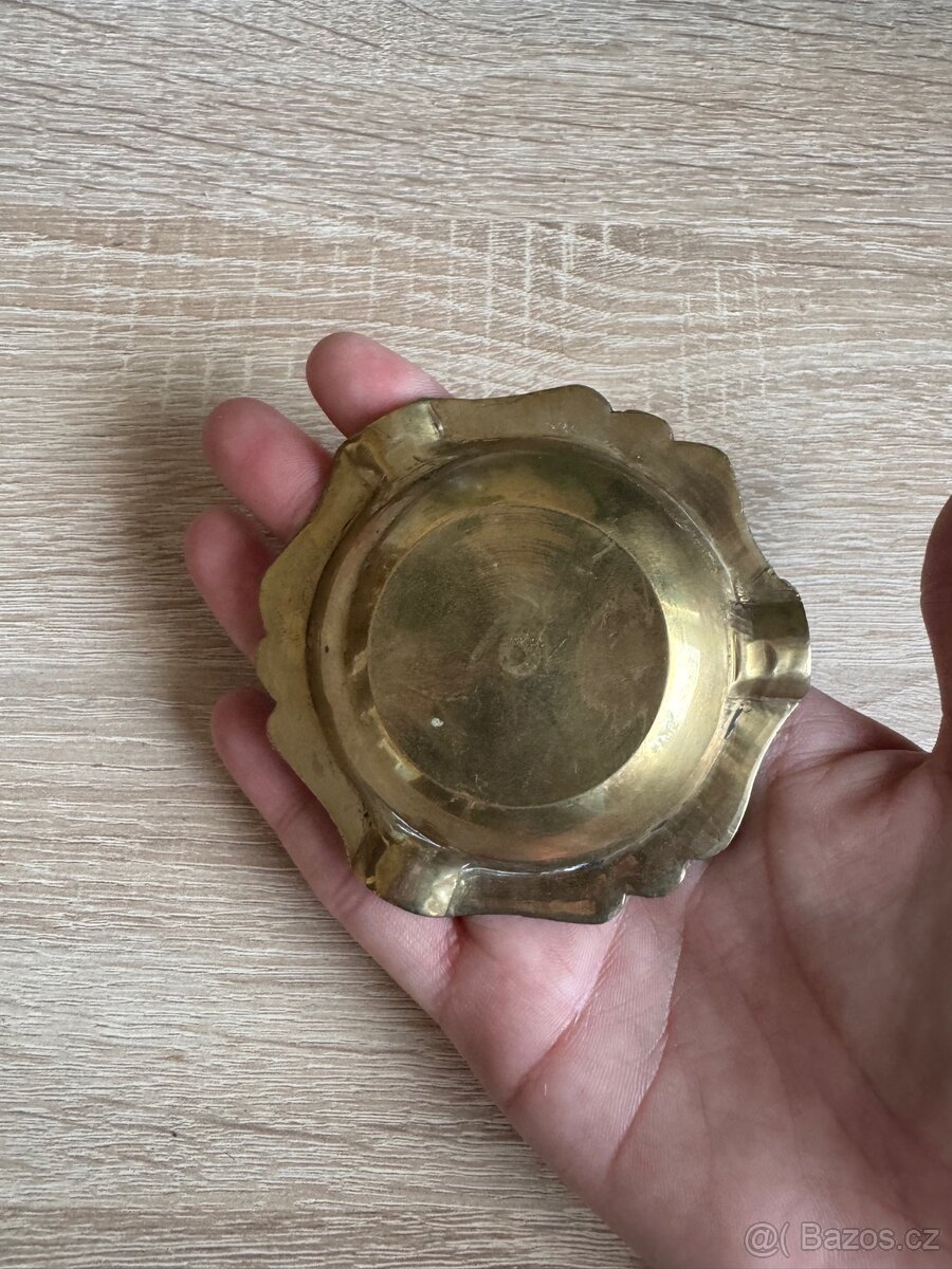 Mosazný popelník - 2