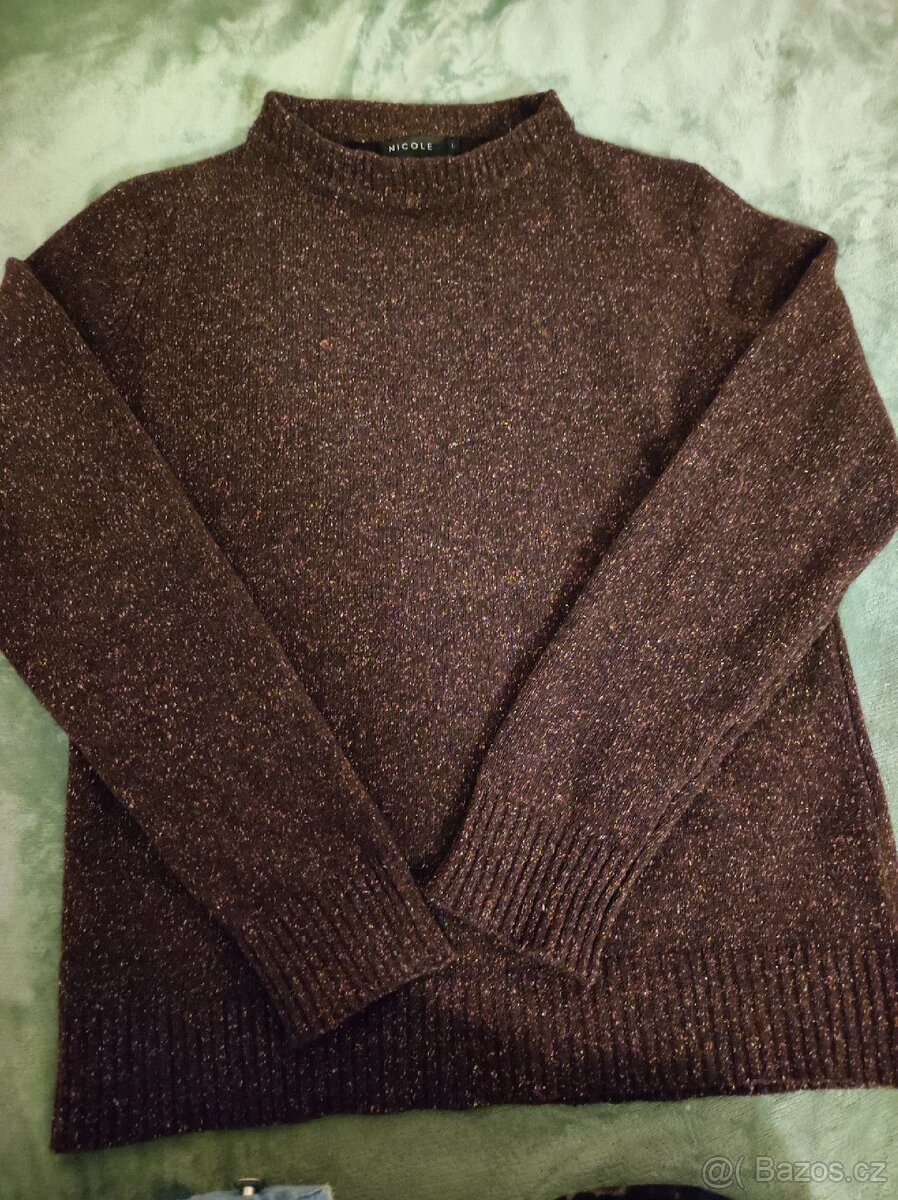 Prodám Nový dámský svetr, v moderní barvě. - 2